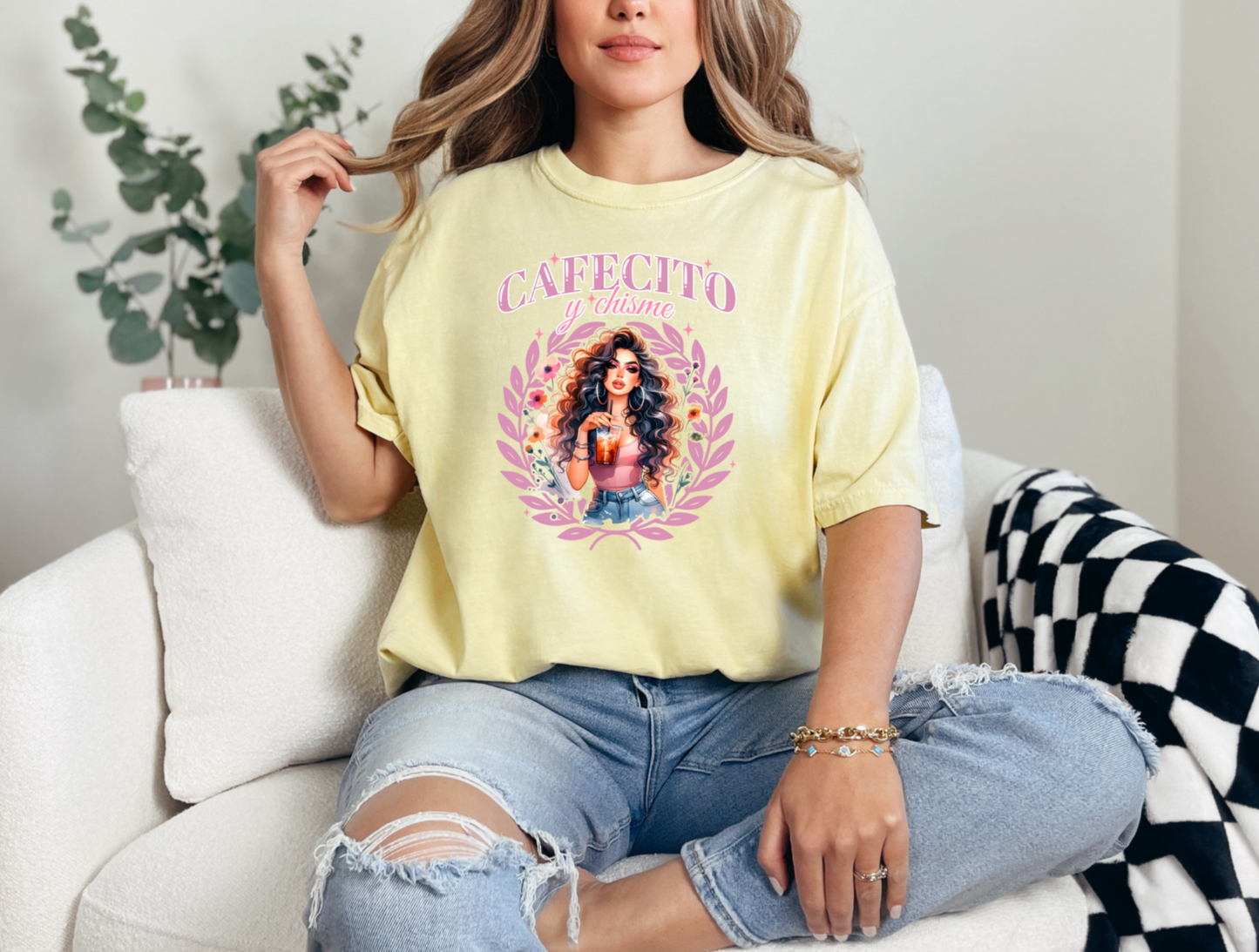 Cafecito y Chisme T-Shirt
