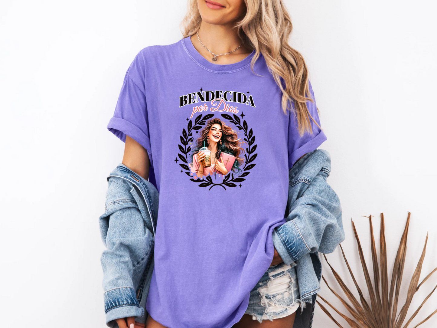 Bendecida Por Dios T-Shirt